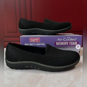 SKECHERS Relaxed Fit Air Cooled Memory Foam Women's Shoes Size 8 Black